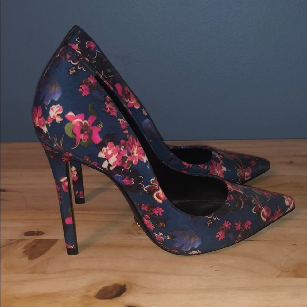 SCHUTZ Floral Pointed Toe Heel NWOT